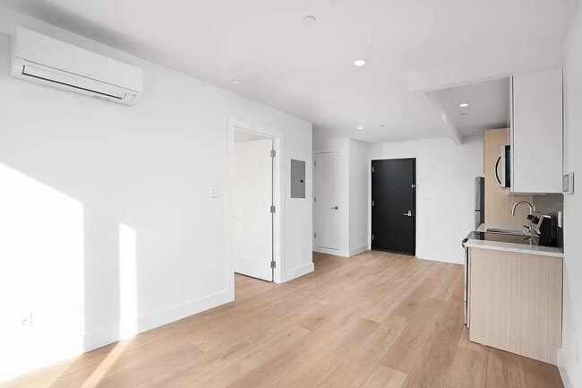 Photo - 23-33 Astoria Blvd Apartment