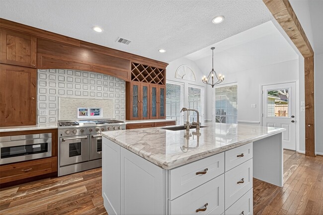 Building Photo - 22014 Mission Hills Ln