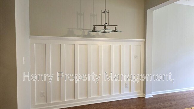 Building Photo - 2457 Baslow Dr