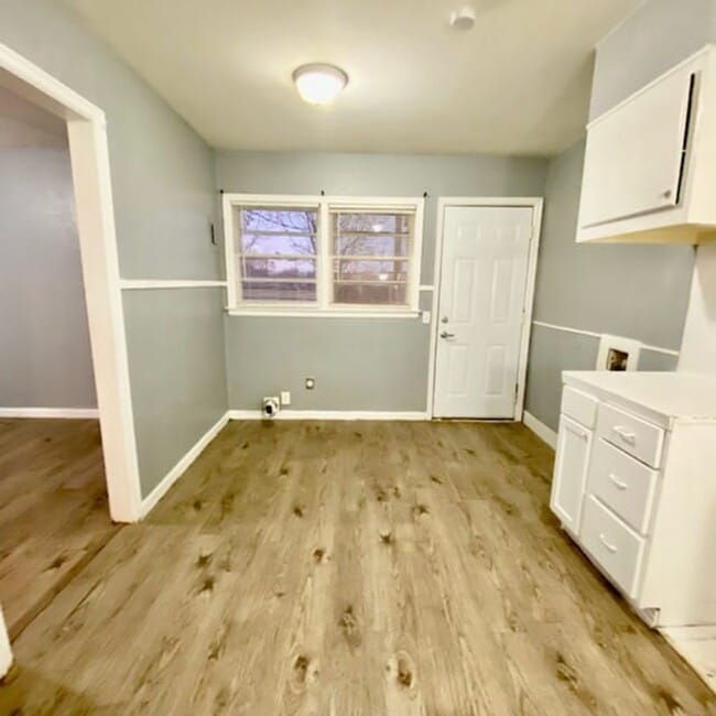 Building Photo - 1712 42nd St