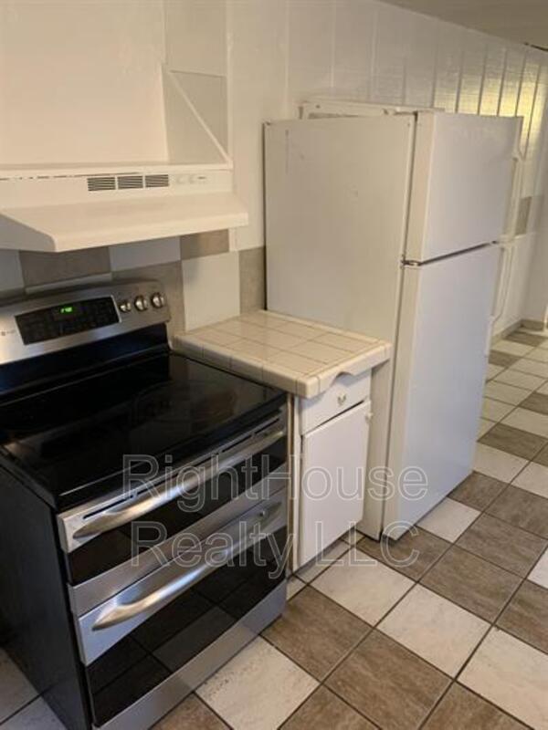 518 Citrus Ave Unit 1, Eustis, FL 32726 Condo for Rent in Eustis, FL