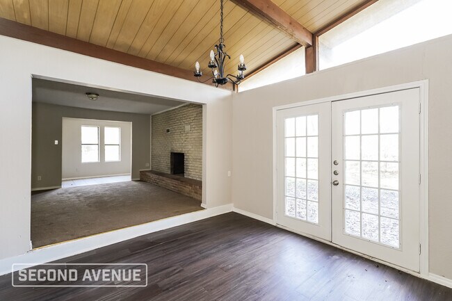 Foto del edificio - 5824 Fursman Ave