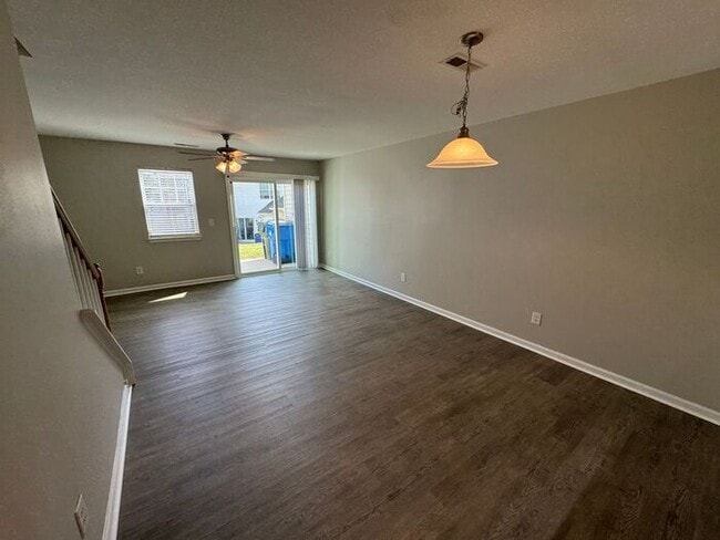 Building Photo - Charming North Raleigh Townhome!