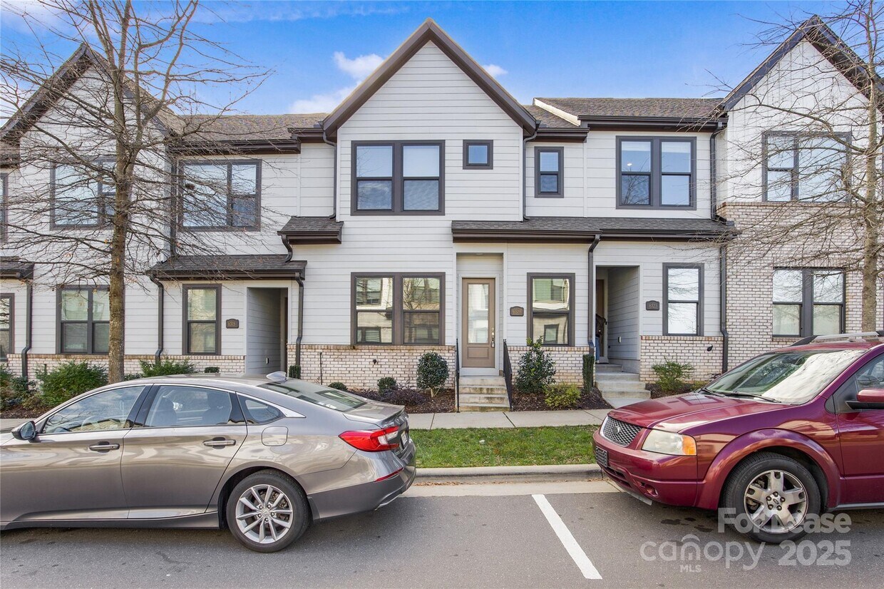 Foto principal - 6319 Southgrove St