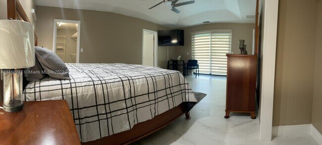 Foto del edificio - 10888 NW 7th St