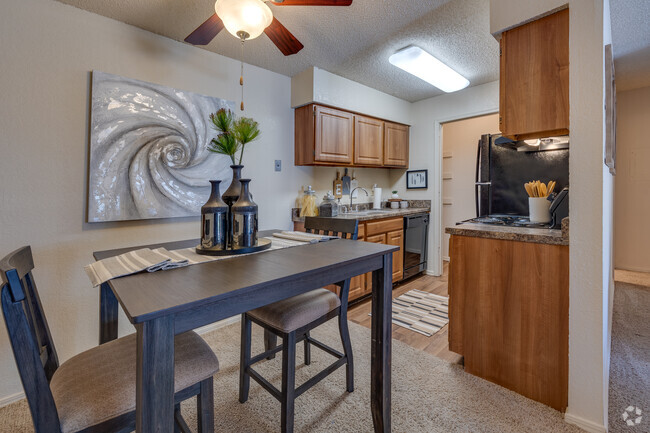 2BR,2BA - 900SF - Kitchen - Sunchase Apartments