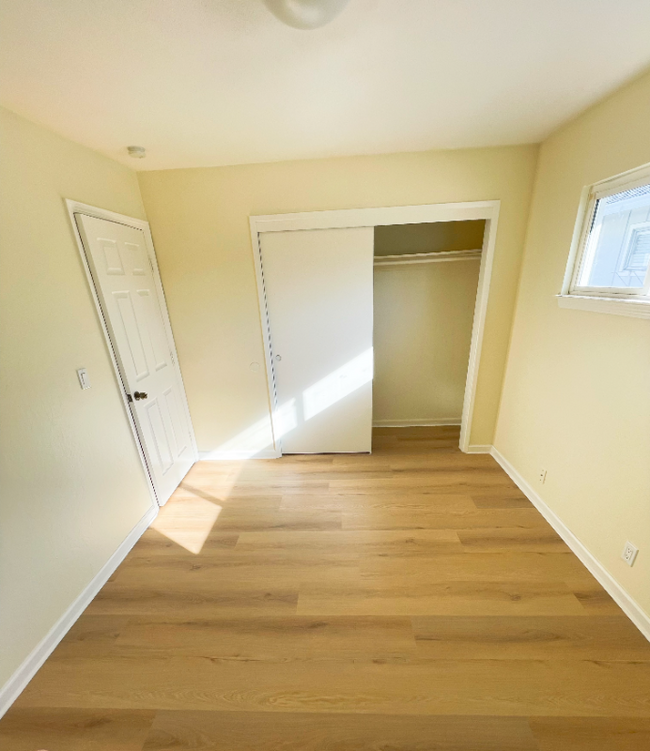 Building Photo - 1655 Merrill Dr