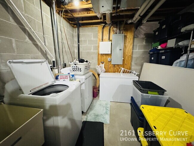 Building Photo - 2161 Elsberry Curv
