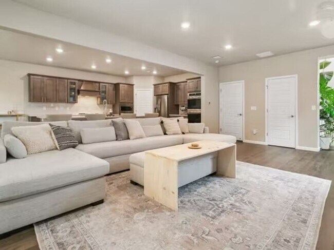 Foto del edificio - 4bd/2.5ba Covington House
