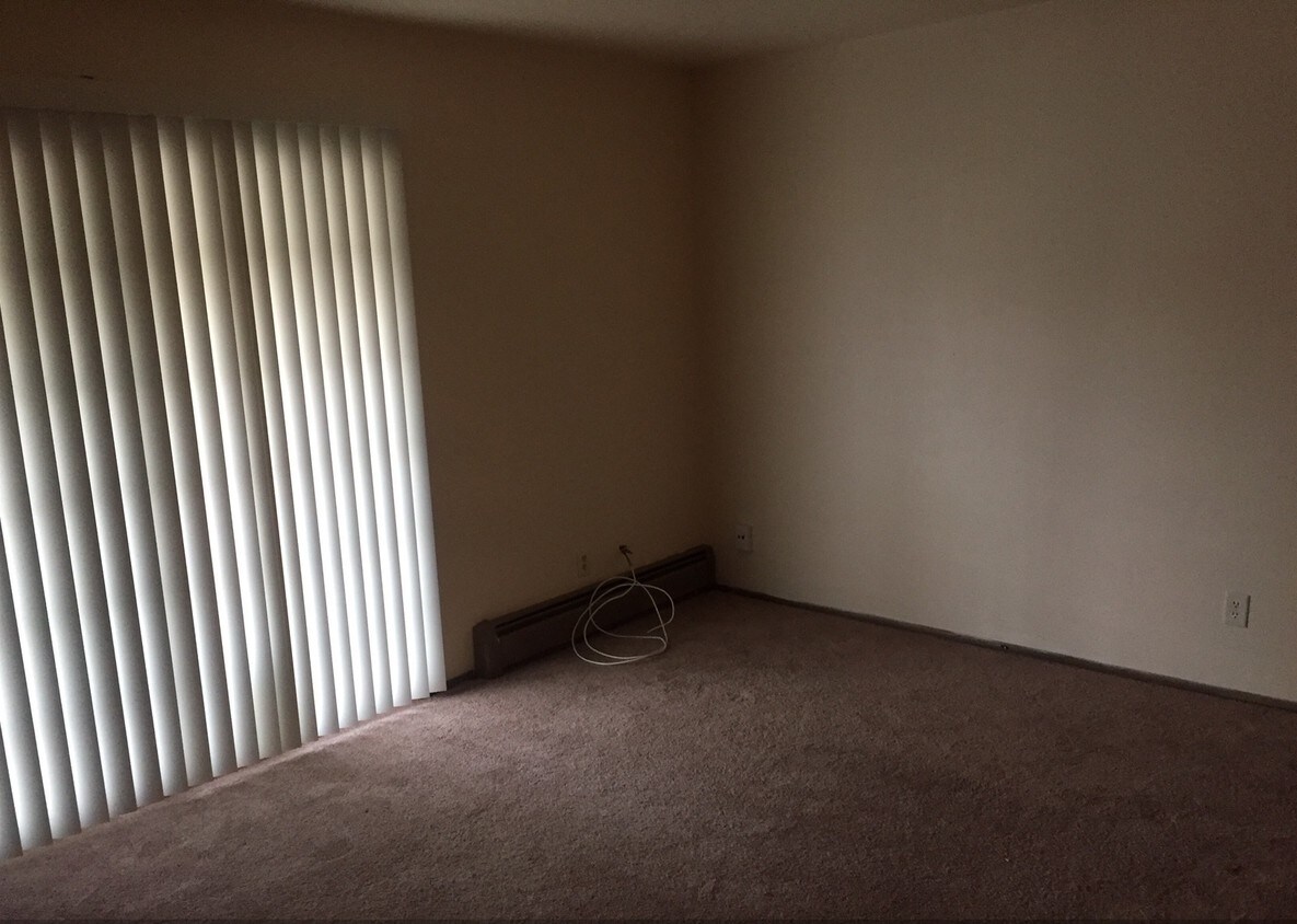 8556 W Appleton Ave, Milwaukee, WI 53225 Apartments in Milwaukee, WI