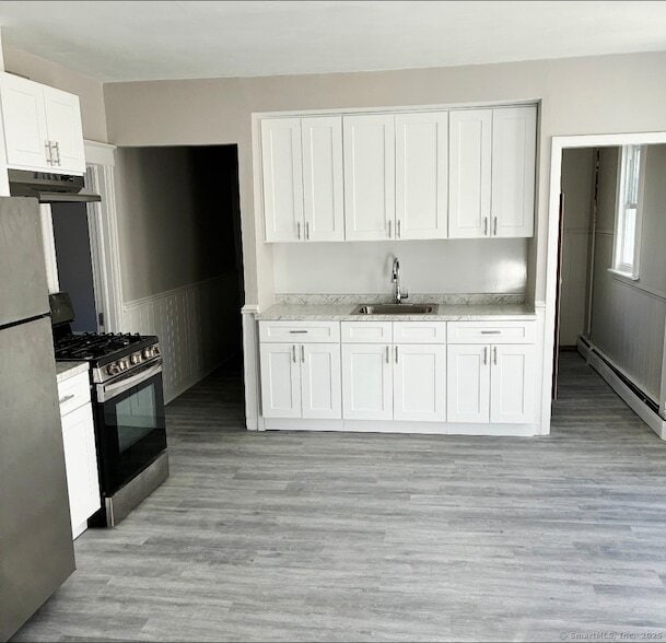 Building Photo - 465 Burritt St