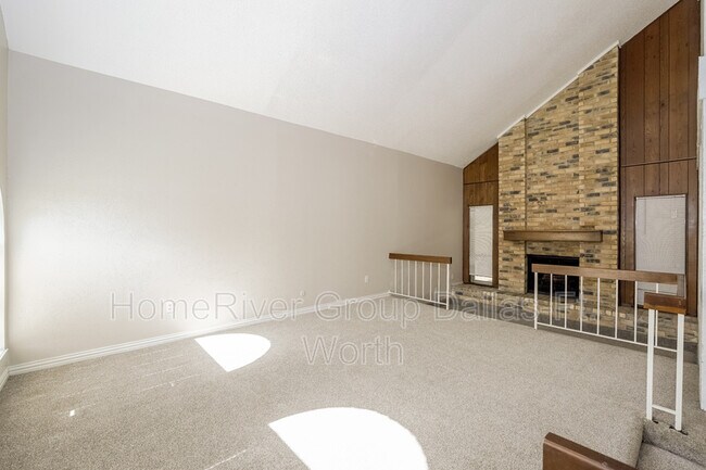 Building Photo - 3205 Willow Bend Ct