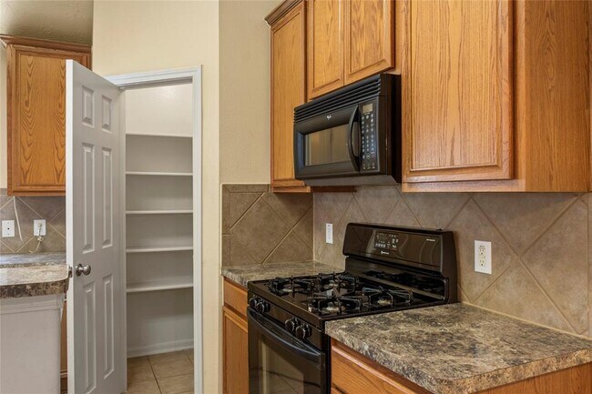 Foto del edificio - 15919 Pleasant Green Cir