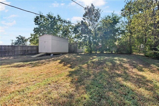 Foto del edificio - 209 Helena St