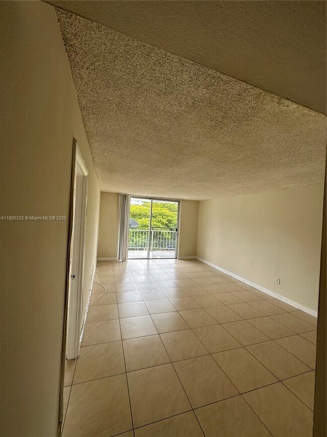 Building Photo - 484 NW 165th St