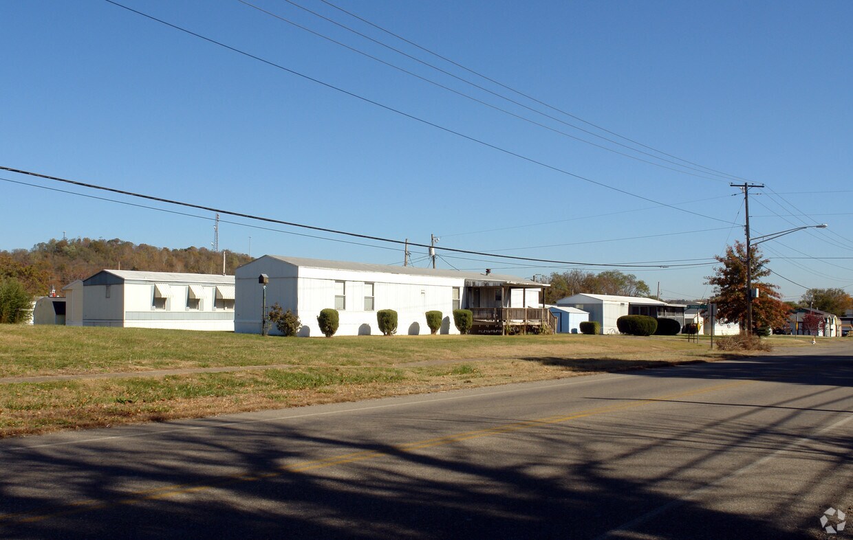 Primary Photo - 700 Thomas St