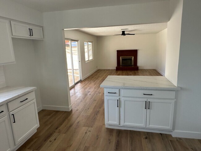 Foto del edificio - 10153 Martin Rd