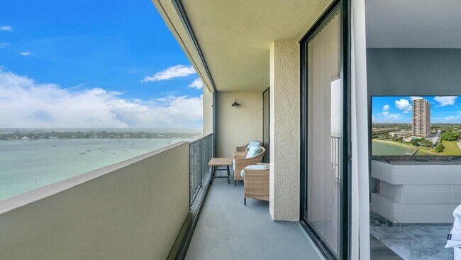 Foto del edificio - 5600 N Flagler Dr