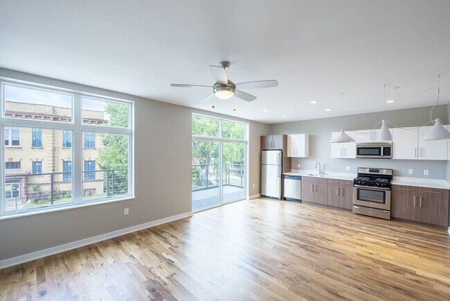 Building Photo - 2534 S Kinnickinnic Ave
