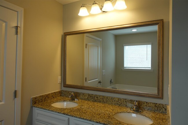 Foto del edificio - 202 Viewmont Dr