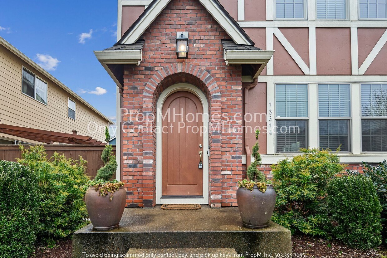 Primary Photo - Charming Three Bedroom, Two and One Half B...