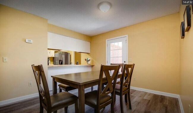 Foto del edificio - Available Now in a Great Location!