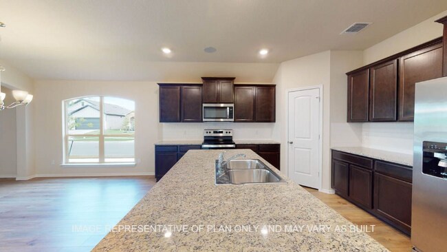 Building Photo - 10901 Hill Ln
