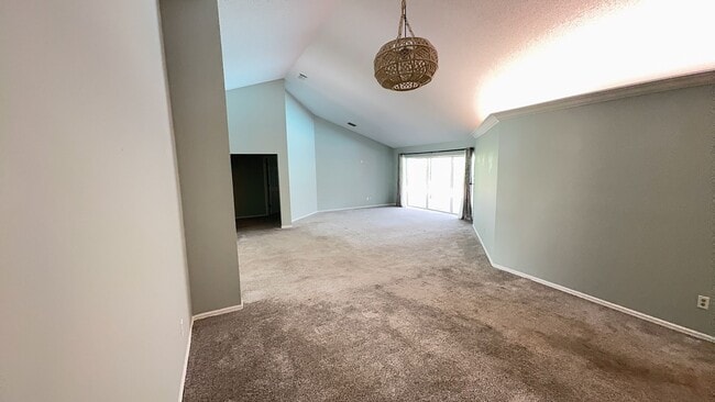 Building Photo - For Rent: A dazzling 5-bedroom, 3-bathroom...