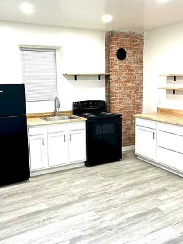 Photo - 2131 Williams Ave Apartment