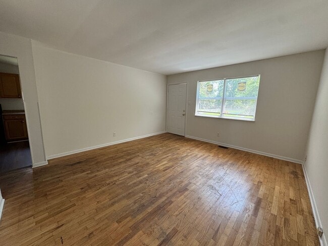 Foto del edificio - 942 W 33rd St
