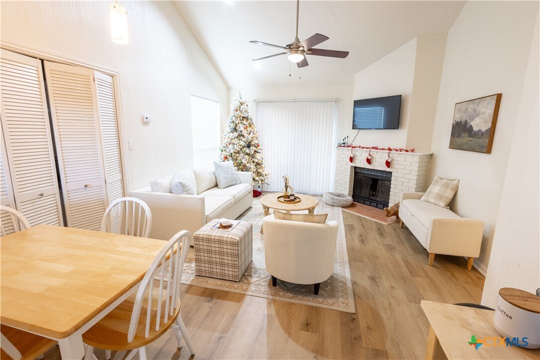 Foto principal - 430 Lindsey St