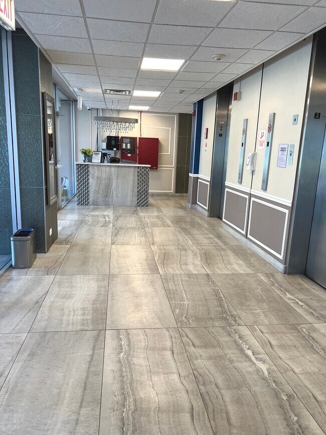 Foto del edificio - 6730 S South Shore Dr