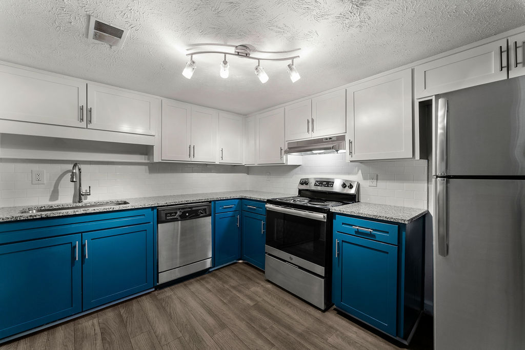 Foto principal - Pines at Lawrenceville Apartments