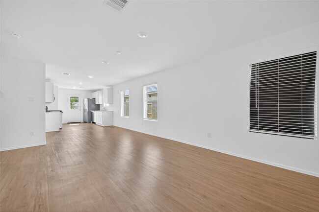 Building Photo - 9007 Estes Lks Dr