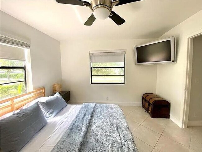 Building Photo - 11613 NW 28th St