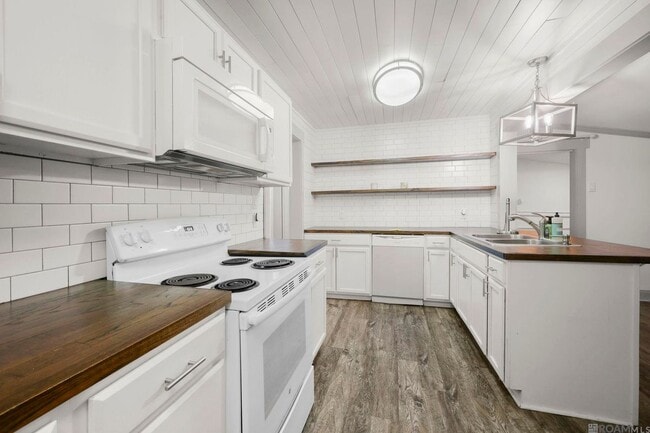 Foto del edificio - 3845 Plum Broque Dr