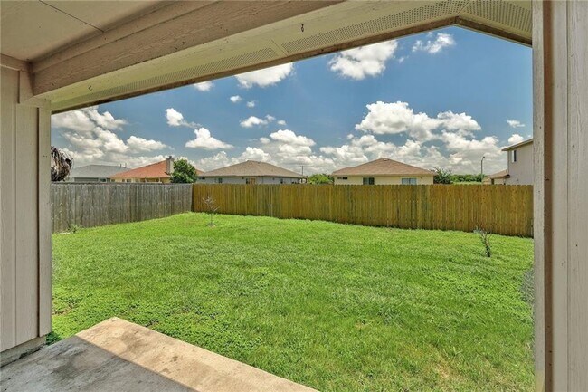 Building Photo - 106 Lightfoot Ct