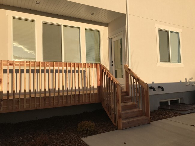 Building Photo - 512 Green Spring Way