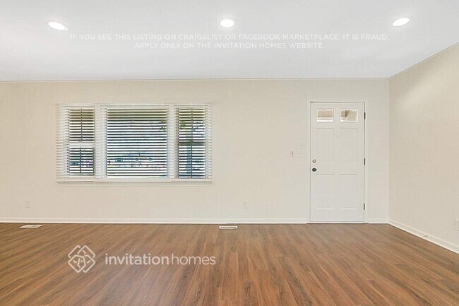Foto del edificio - 232 Sandlewood Dr