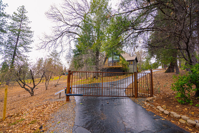 Building Photo - 2341 Hassler Rd