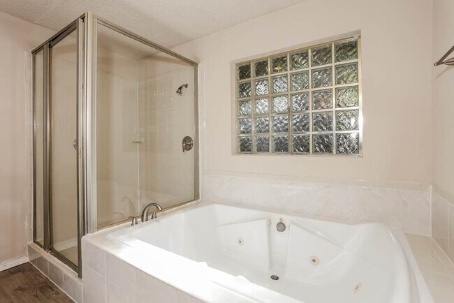 Foto del edificio - 2669 Claremont Dr