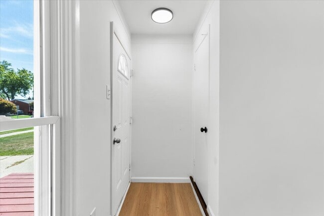 Photo - 153 Ross St House