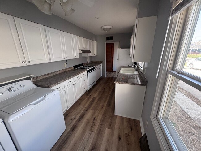Building Photo - COMING SOON! Bright & Spacious 3-Bedroom Home with Large Backyard