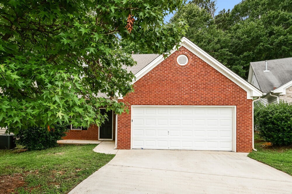 Primary Photo - 1590 New Orleans Way