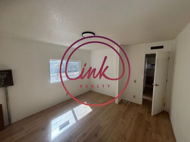 Foto del edificio - Double Wide for Rent at the Pinion Pines M...