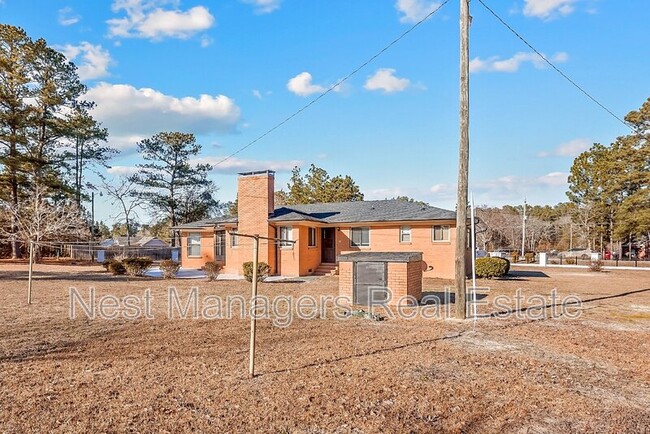 Foto del edificio - 554 Snow Hill Rd