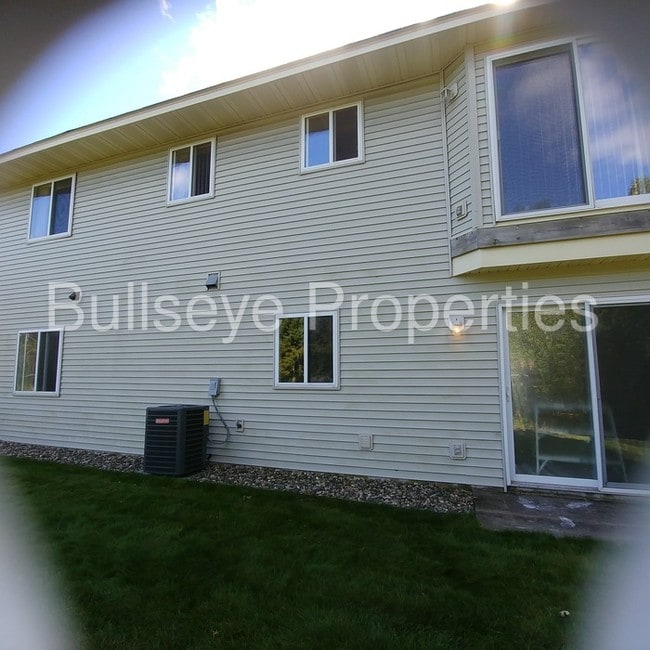 Building Photo - 5731 Egret Ave