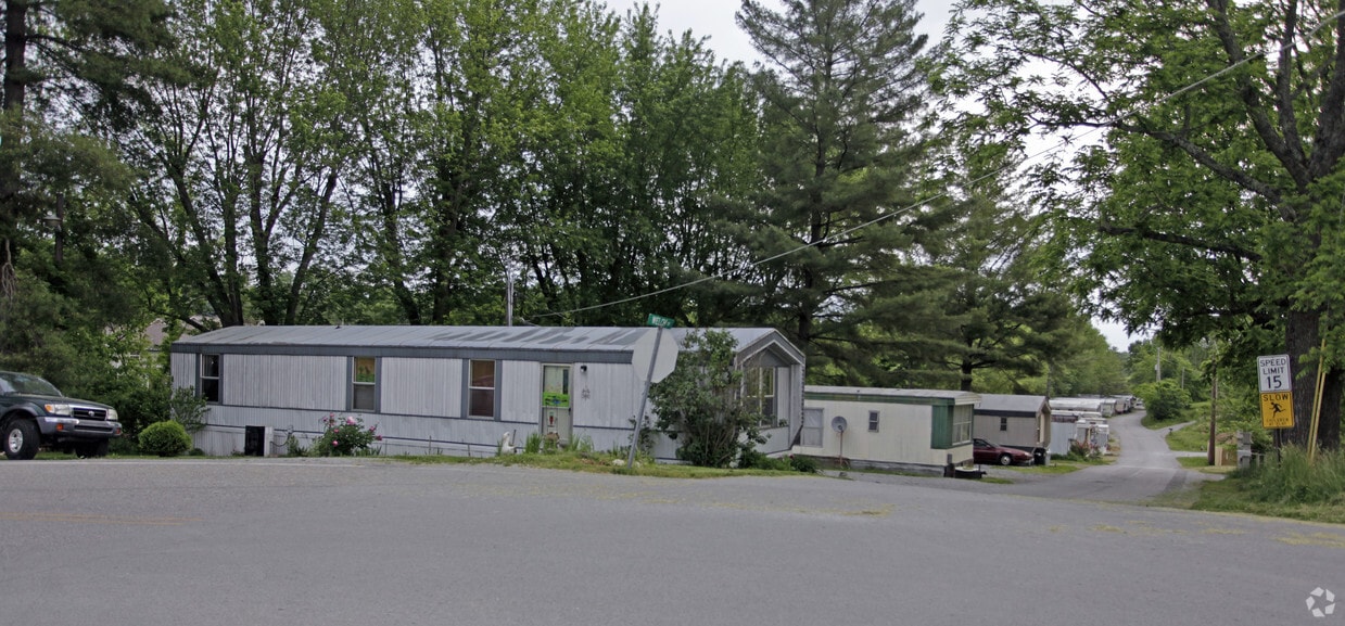 Building Photo - 125 Welch Rd