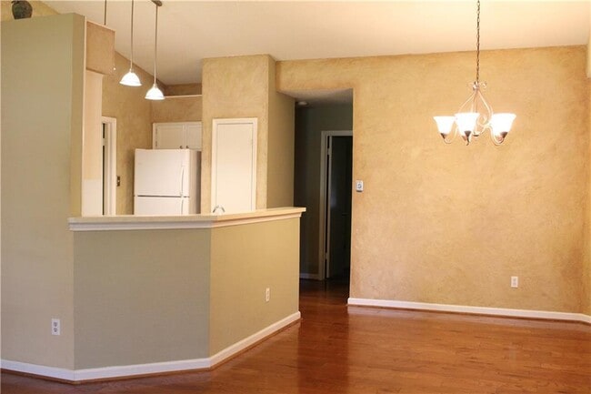 Building Photo - 7422 Dallas Dr