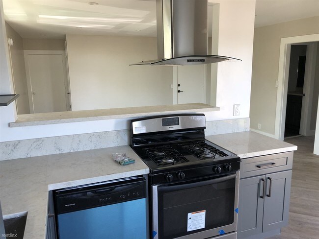 Foto del edificio - 2 br, 2 bath Apartment - 1866 Rodney Dr